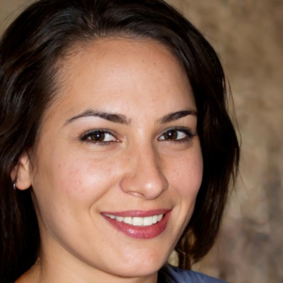 Ana Ruiz, Analista de Mercados